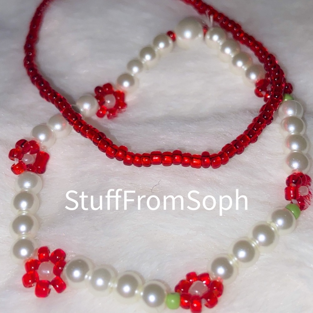 Handmade Beaded Flower Bracelet (red flower)